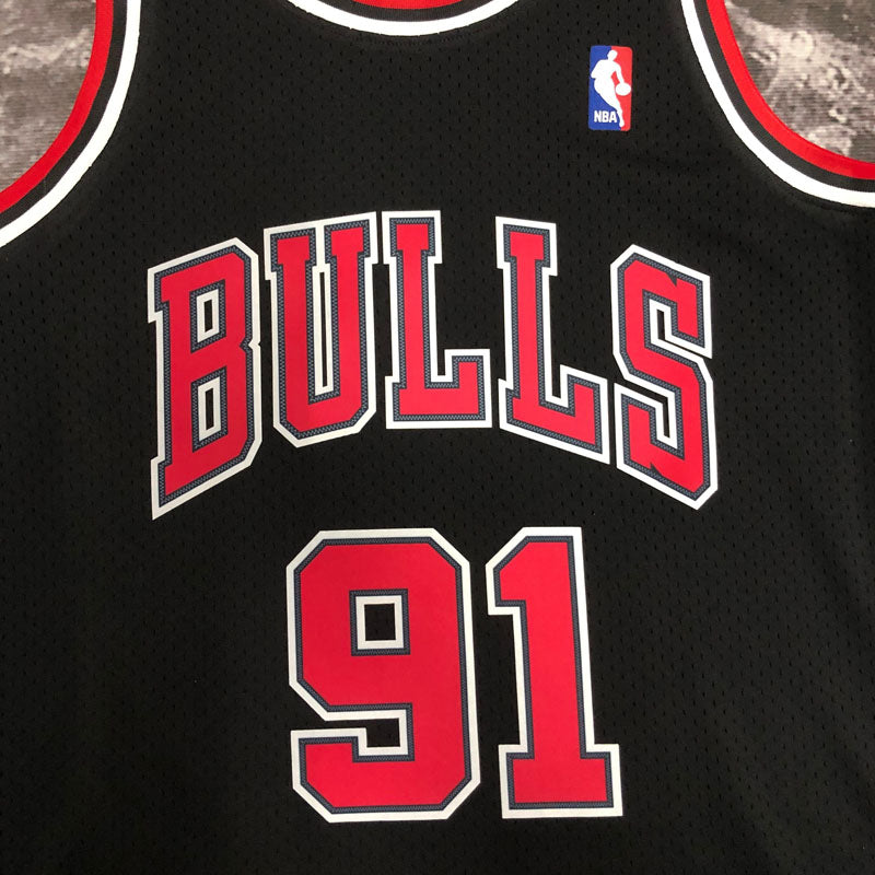 Regata Chicago Bulls Retrô Mitchell & Ness 1997/1998 Dennis Rodman Preta