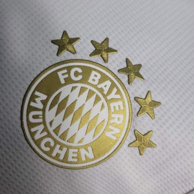 Camisa Branca Bayern de Munique Modelo jogador - 22/23