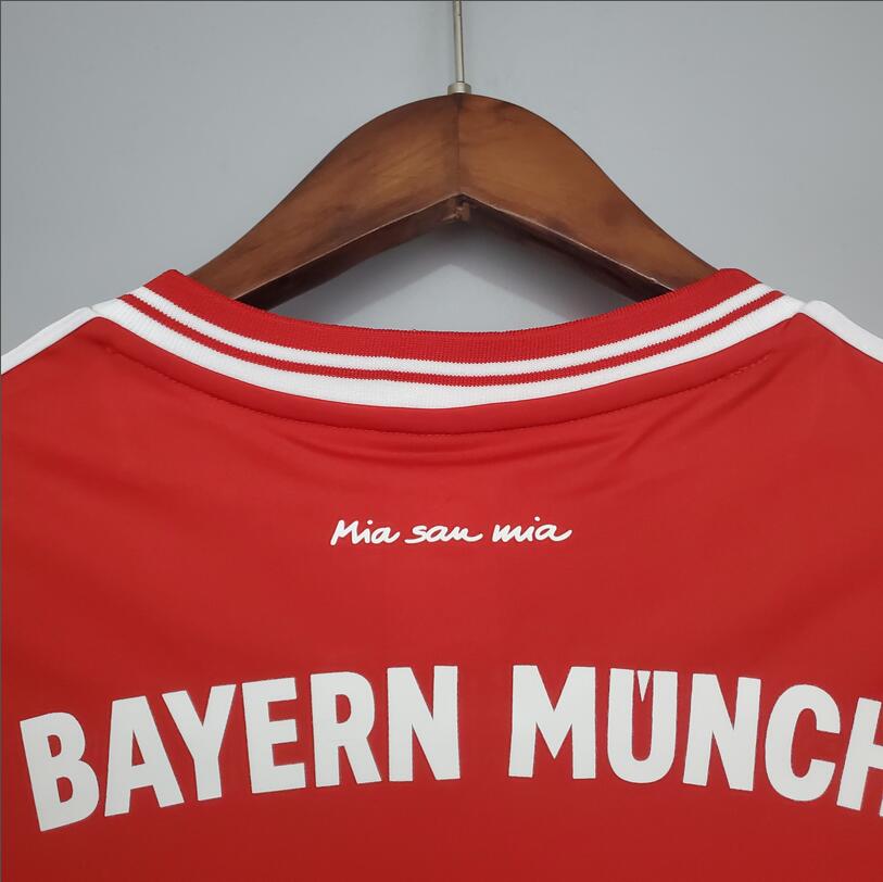 Bayern Munich RETRO Champions League LongSleeve 2013/14
