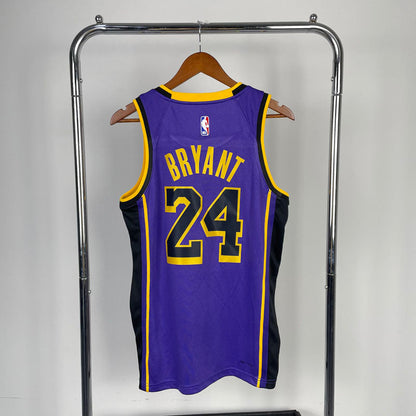 Regata NBA Los Angeles Lakers Statement Edition Kobe Bryant 24 Roxa