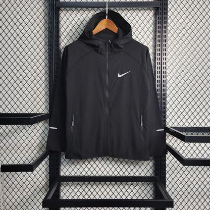 Corta Vento Preto Solid Nike