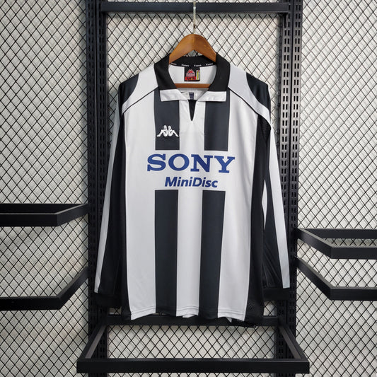 Juventus RETRO Long Sleeve Home 1997/98