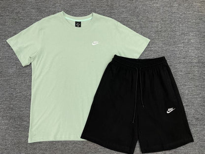 Kit Camisa e Short Nike Fleece Verde e Preto