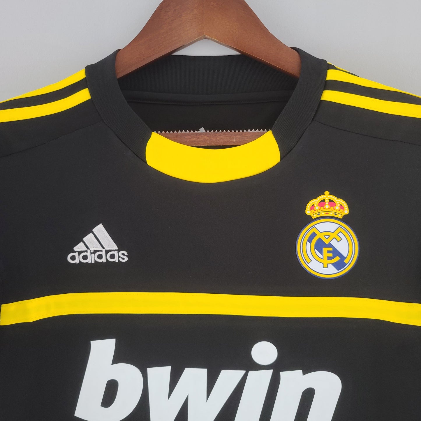 Real Madrid RETRO GOALKEEPER Black 2011/12