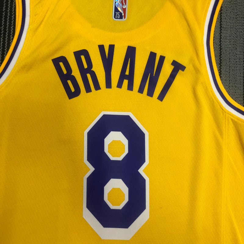 Regata NBA Los Angeles Lakers Edição 75 anos 21/22 Kobe Bryant 8 Amarela