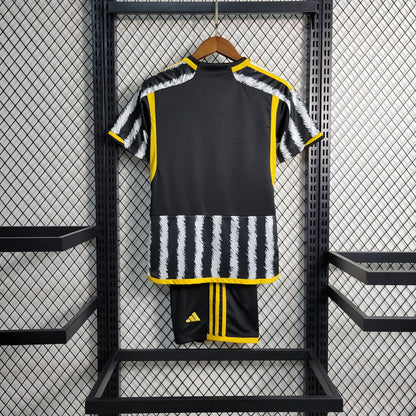 Kit Adidas Juventus I - 2023/24 Infantil