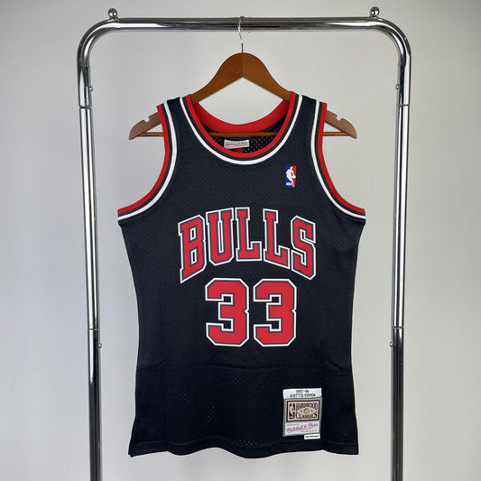 Regata Chicago Bulls Retrô Mitchell & Ness 1997/1998 Scottie Pippen Preta